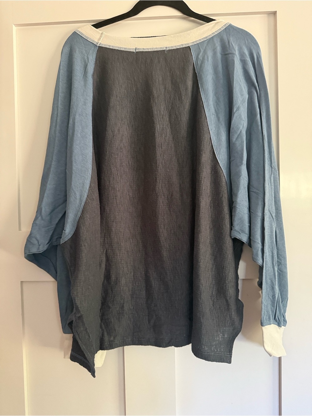 We The Free NWOT Casual Lightweight Two-Tone Blue Raglan Pullover - Picture 5 of 5